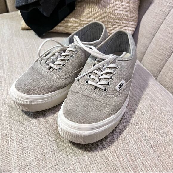 Vans Off The Wall Unisex Classic Grey Sneakers - Picture 2 of 9